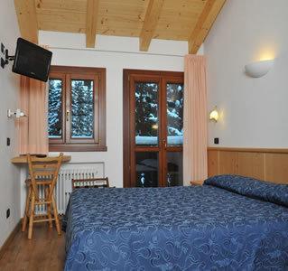 Hotel Bleis Ponte Di Legno Exterior foto