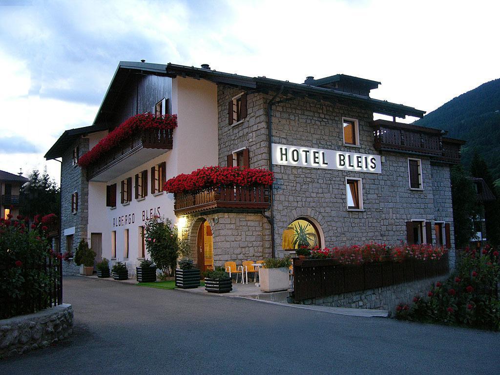 Hotel Bleis Ponte Di Legno Exterior foto